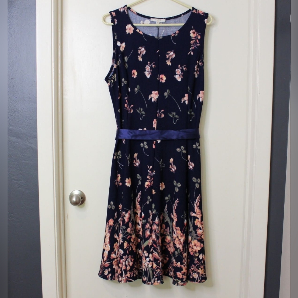 Haani Floral Navy Dress in Petite Large